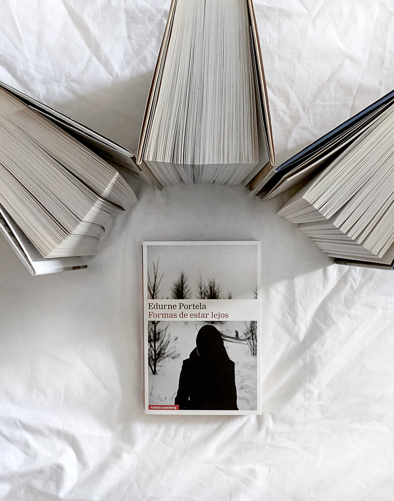 Reseña: Formas de estar lejos. Edurne Portela