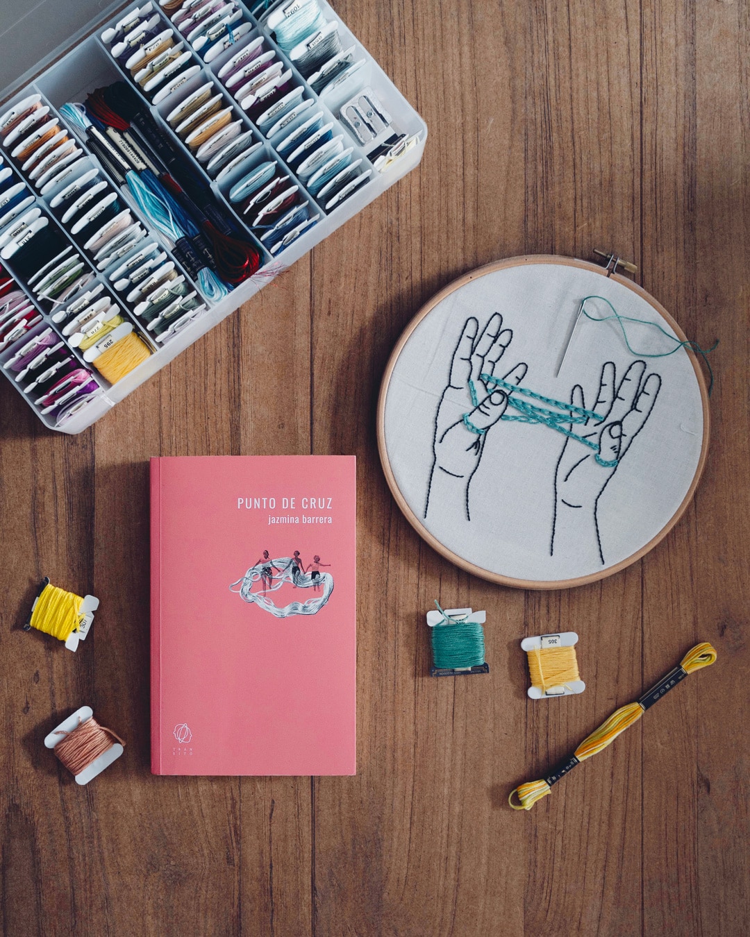 Reseña: Punto de cruz. Jazmina Barrera